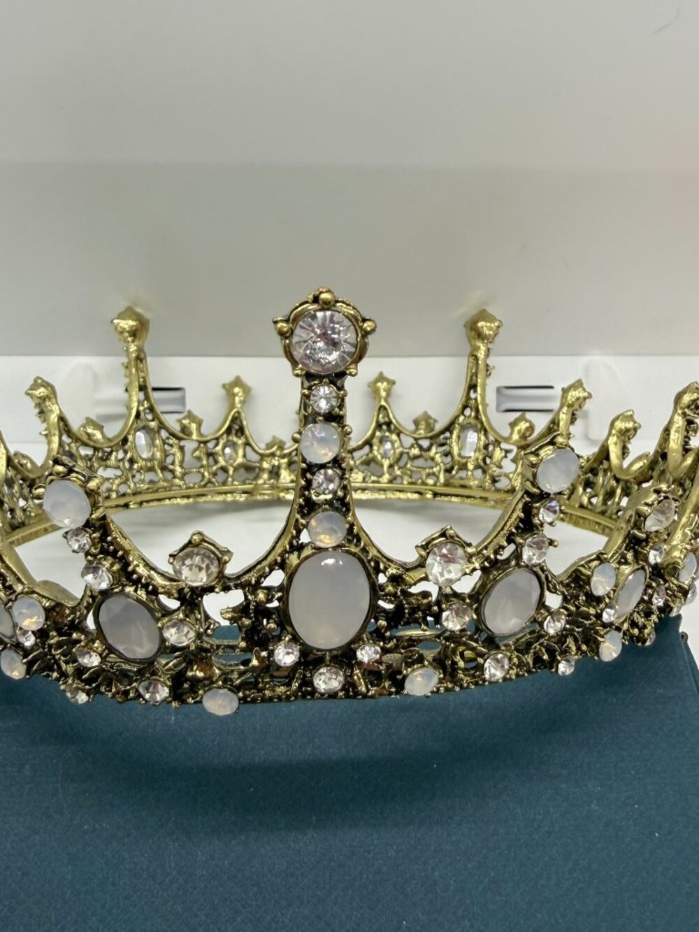 Crown - Picture 2 of 7